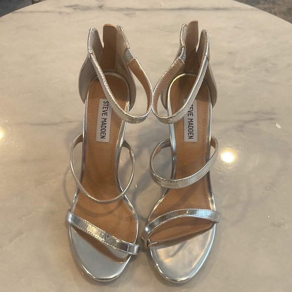 Steve Madden size 8.5 , 4 in heels EUC - Picture 9 of 12